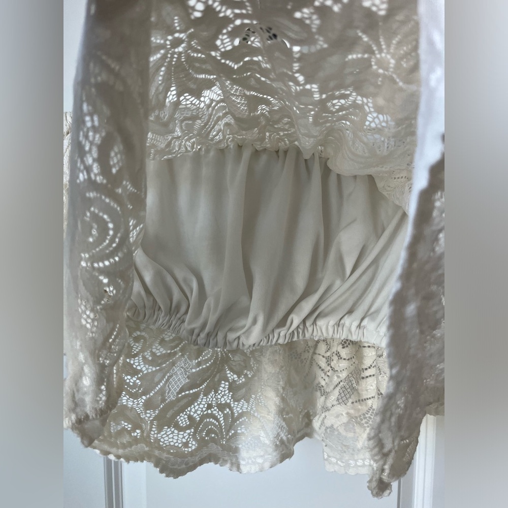 Floral Lace Crop - M - Picture 3 of 4